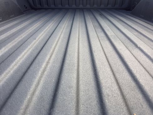 Used 2019 Chevrolet Silverado 1500 High Country w/ Technology Package image 9