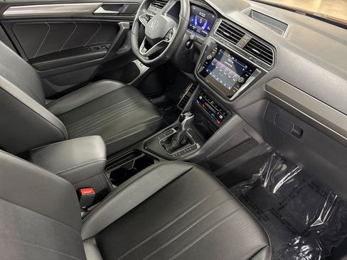 Used 2024 Volkswagen Tiguan SE R-Line FWD image 15