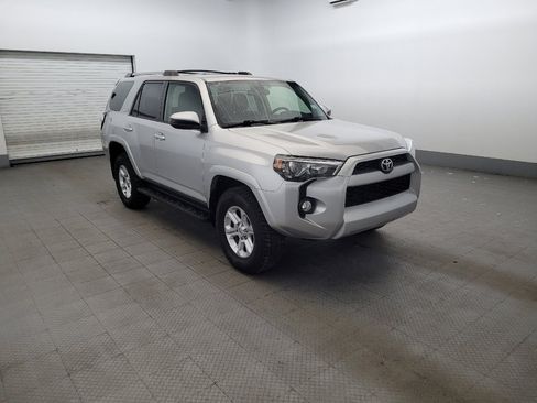 Used 2019 Toyota 4Runner SR5 AWD/4WD image 13