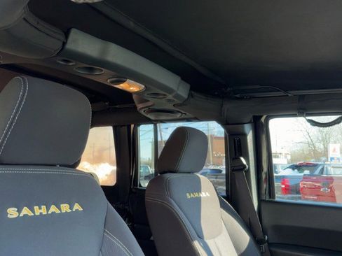 Used 2014 Jeep Wrangler Unlimited Sahara w/ Connectivity Group image 18