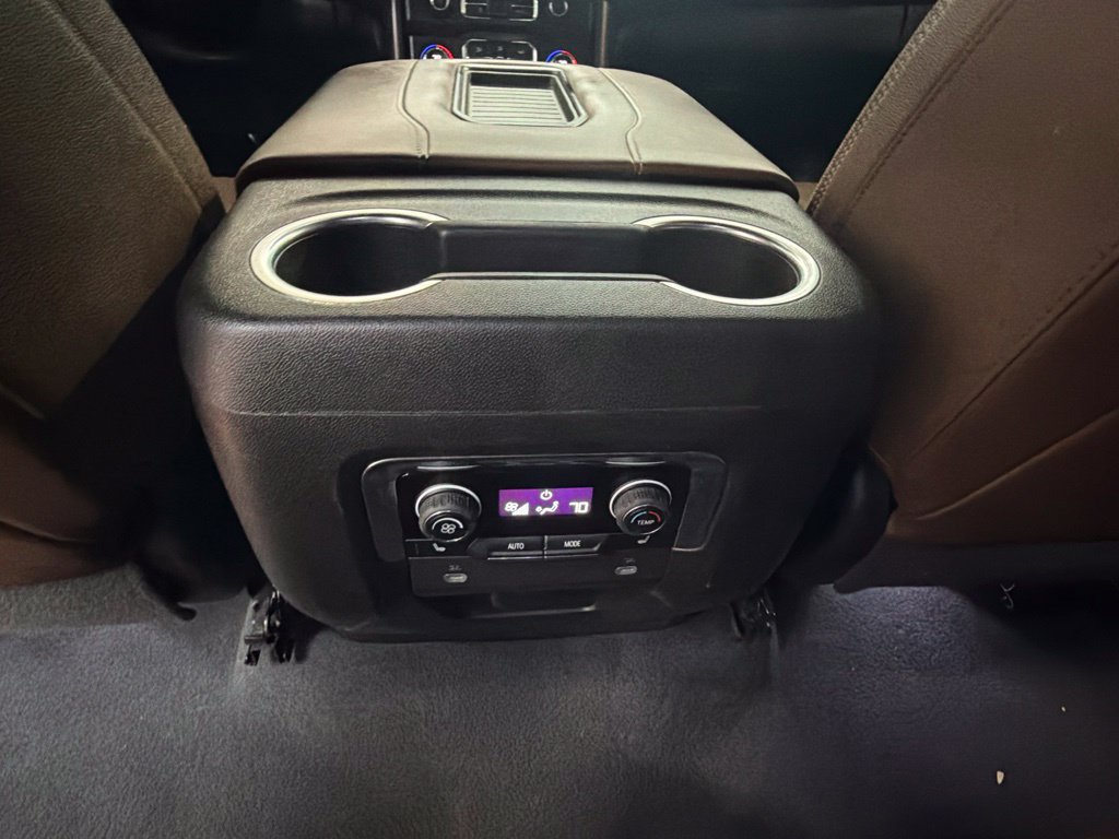 Used 2023 Chevrolet Suburban High Country AWD/4WD image 16