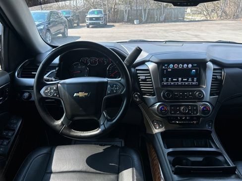Used 2020 Chevrolet Suburban Premier AWD/4WD image 35