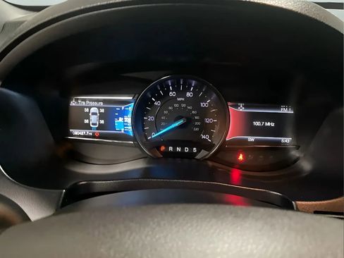 Used 2018 Ford Explorer XLT w/ Equipment Group 201A FWD image 18