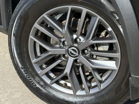 Used 2023 Nissan Rogue S image 7