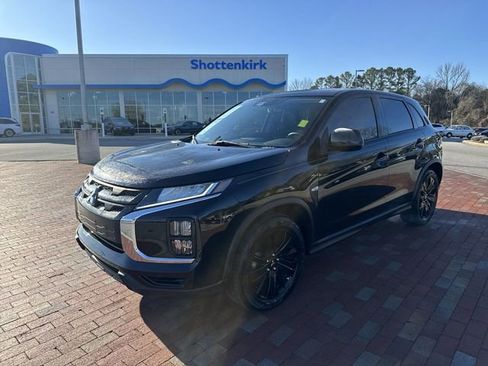 Used 2022 Mitsubishi Outlander Sport LE image 1