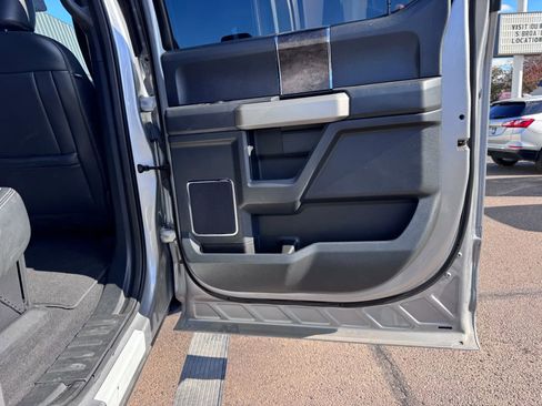 Used 2022 Ford F250 Lariat w/ Black Appearance Package image 12