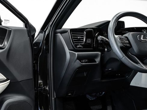 Used 2024 Lexus NX 250 FWD image 21