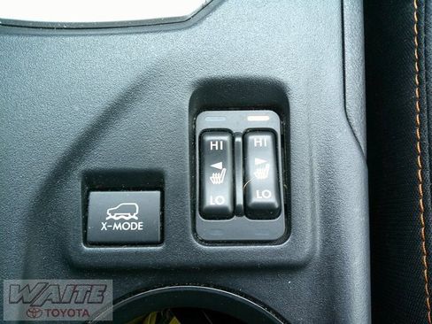 Used 2022 Subaru Crosstrek 2.0i Premium w/ Moonroof Package image 18