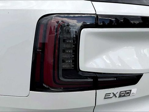 New 2025 Volvo EX90 Ultra image 24