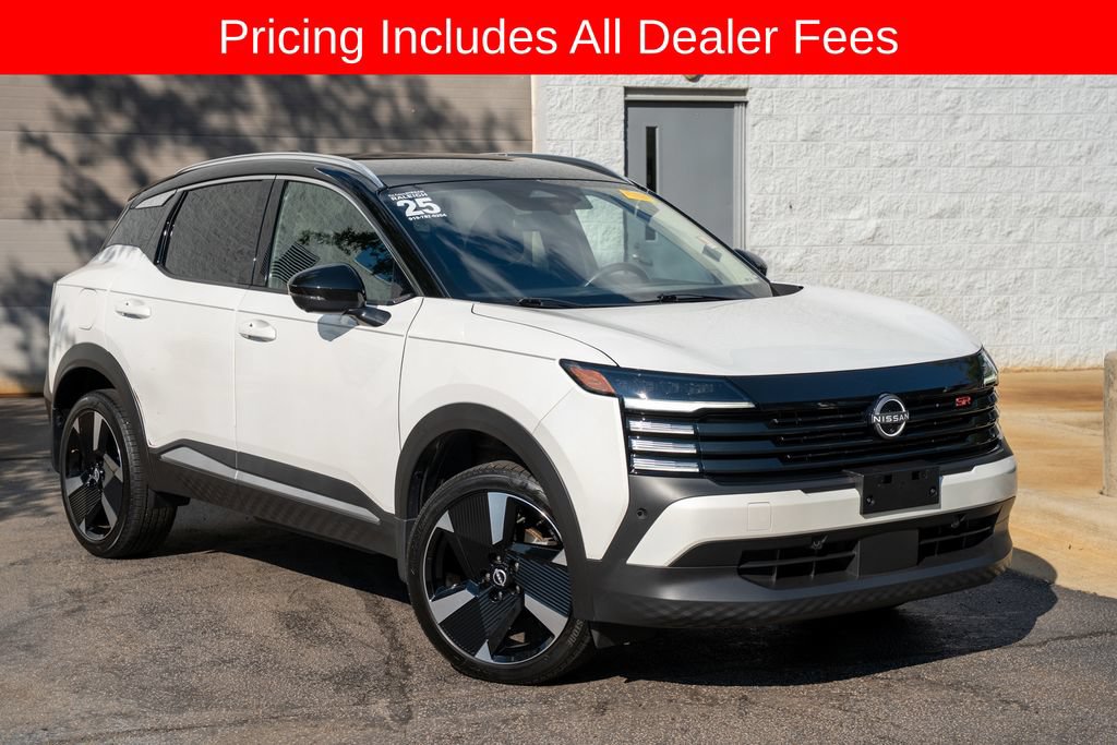 Used 2025 Nissan Kicks SR AWD/4WD image 1