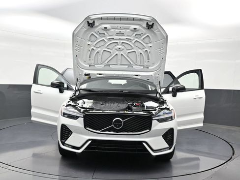 New 2026 Volvo XC60 B5 Plus AWD/4WD image 38