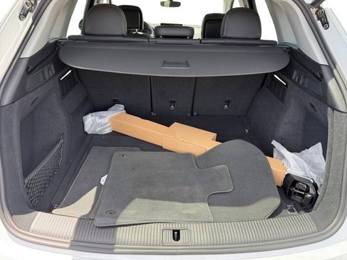 Used 2024 Audi Q5 2.0T Premium w/ Convenience Package image 17