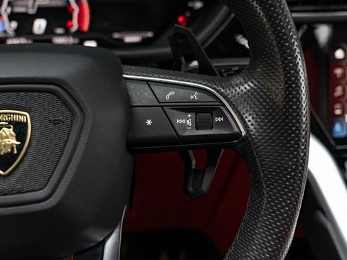 Used 2020 Lamborghini Urus AWD/4WD image 26