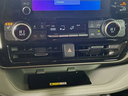 Used 2024 Toyota Highlander XLE image 19