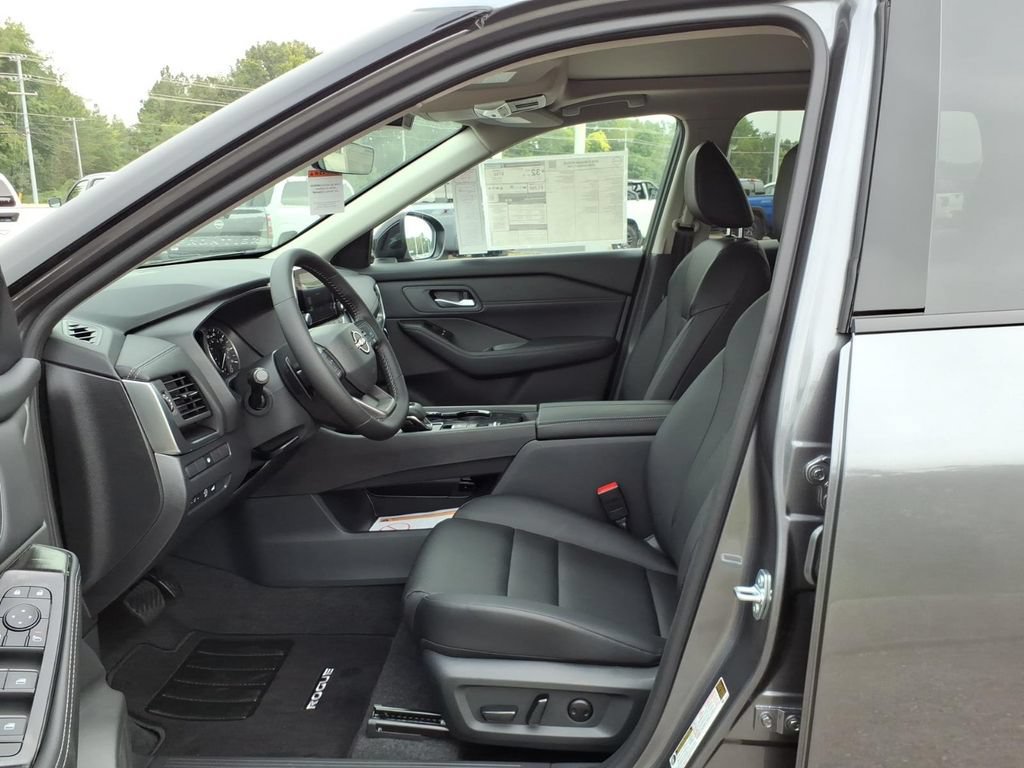 New 2026 Nissan Rogue Dark Armor FWD image 6