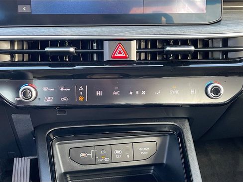Used 2025 Kia K5 EX image 15