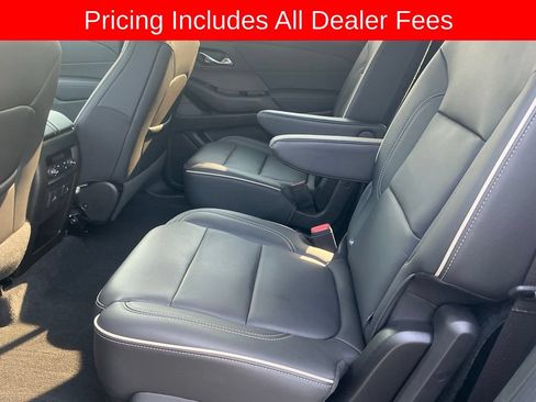 Used 2023 Chevrolet Traverse Premier FWD image 14