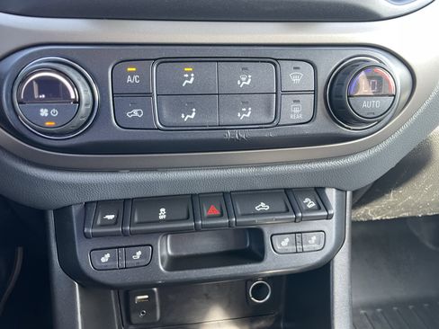 Used 2017 Chevrolet Colorado Z71 image 22