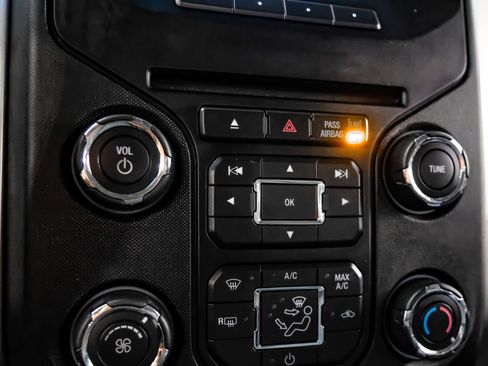 Used 2013 Ford F150 XLT w/ Luxury Equipment Group image 16