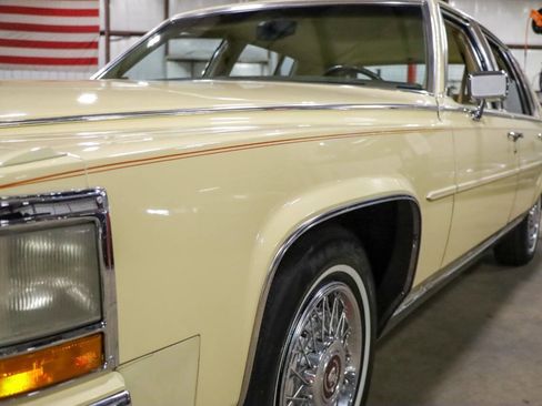 Used 1986 Cadillac Brougham Brougham image 29