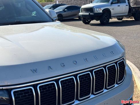 Used 2022 Jeep Wagoneer Series II RWD image 7