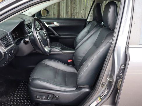 Used 2012 Lexus CT 200h Premium w/ Leather Pkg FWD image 19
