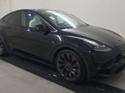 Used 2021 Tesla Model Y Performance image 4