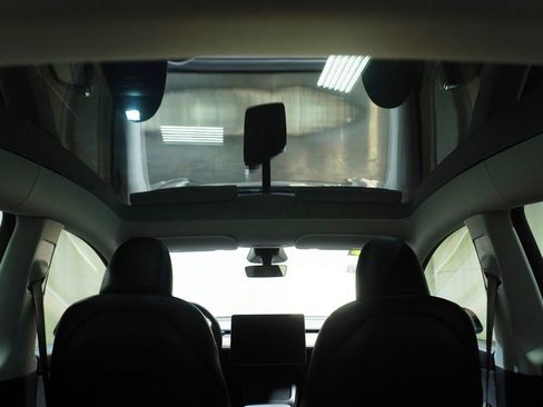 Used 2024 Tesla Model Y Performance image 8