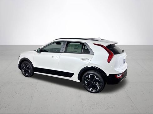 New 2026 Kia Niro Wave FWD image 8