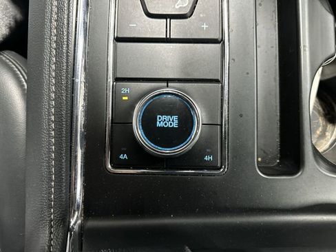 Used 2024 Ford Expedition XLT image 33