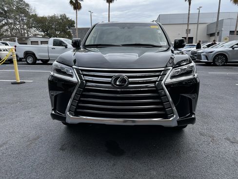 Used 2020 Lexus LX 570 4WD w/ Luxury Package image 3