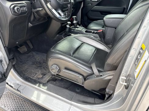 Used 2021 Jeep Wrangler Unlimited Sahara AWD/4WD image 14