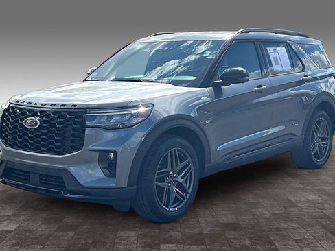 Used 2025 Ford Explorer ST-Line w/ ST-Line Street Pack AWD/4WD image 25