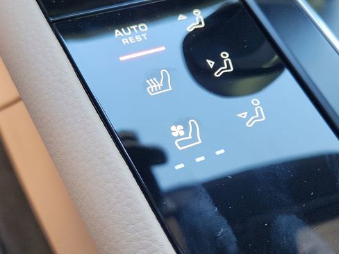 New 2026 Porsche Macan image 18