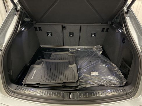 Used 2025 Porsche Macan Turbo image 28