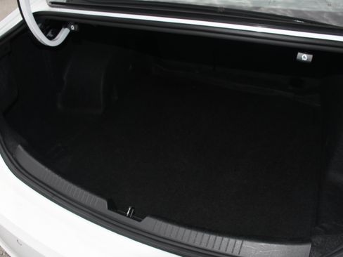 Used 2024 Chevrolet Malibu LT FWD image 15