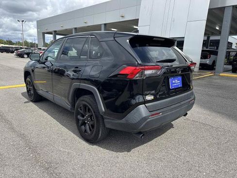 Used 2022 Toyota RAV4 LE FWD image 7