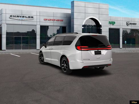 New 2026 Chrysler Pacifica Select w/ S Appearance Package image 5