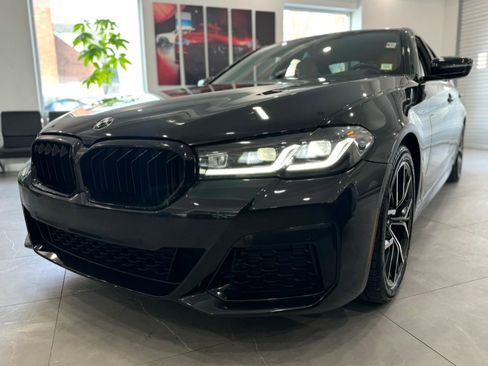 Used 2023 BMW 530i w/ M Sport Package image 3
