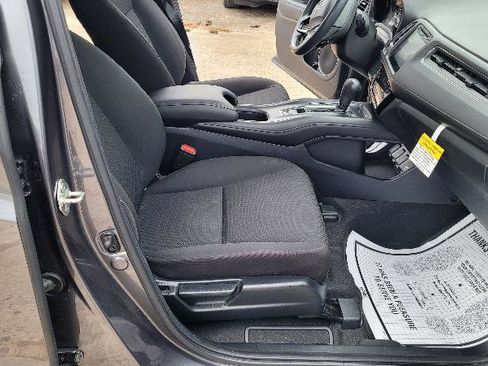 Used 2018 Honda HR-V EX image 11
