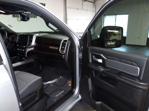 Used 2024 RAM 2500 Big Horn AWD/4WD image 15