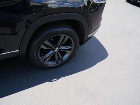 Used 2020 Volkswagen Atlas Cross Sport SE AWD/4WD image 35