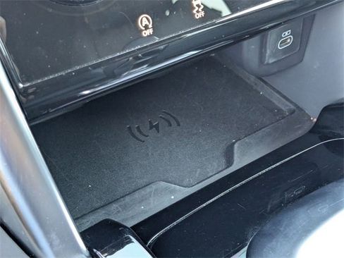 Used 2021 Land Rover Discovery Sport SE image 24