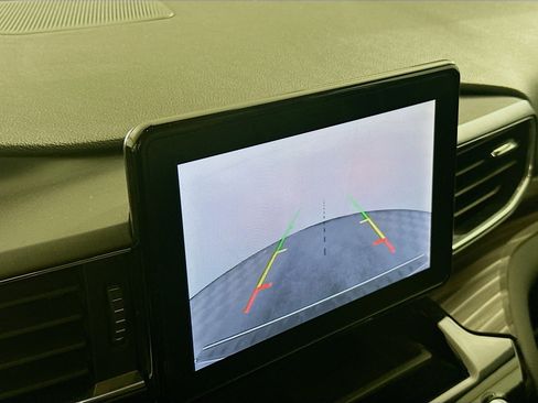 Used 2024 Ford Explorer Limited image 23