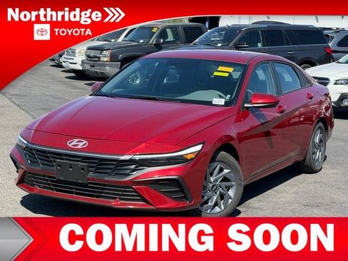 Used 2025 Hyundai Elantra Hybrid FWD image 1