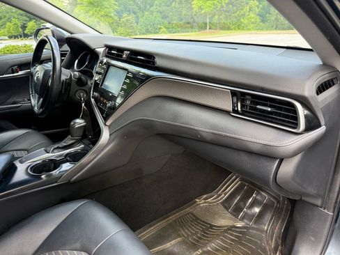 Used 2019 Toyota Camry SE FWD image 24