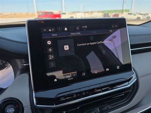 Used 2022 Jeep Compass Limited image 21