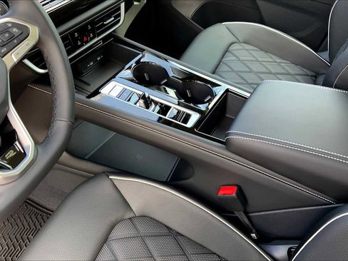 New 2026 Volkswagen Atlas SEL Premium R-Line AWD/4WD image 7