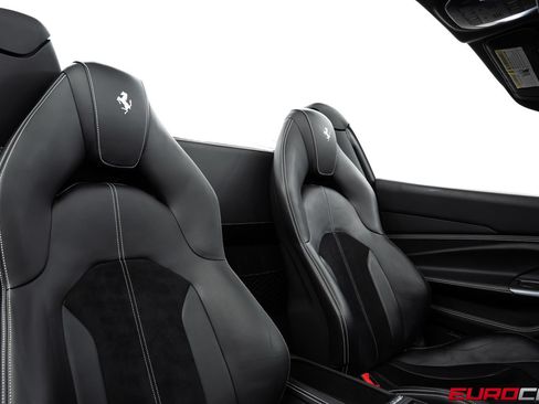 Used 2022 Ferrari F8 Tributo RWD image 40