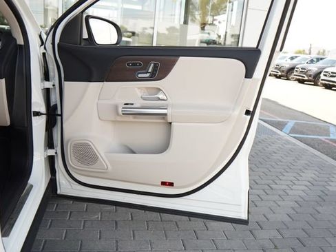 Certified 2022 Mercedes-Benz GLA 250 4MATIC image 16